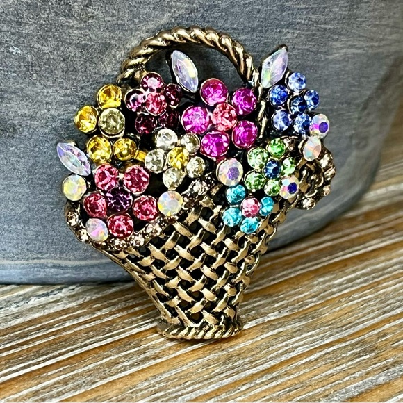 Jewelry - Colorful Vintage-inspired Rhinestone Flower Basket Brooch.